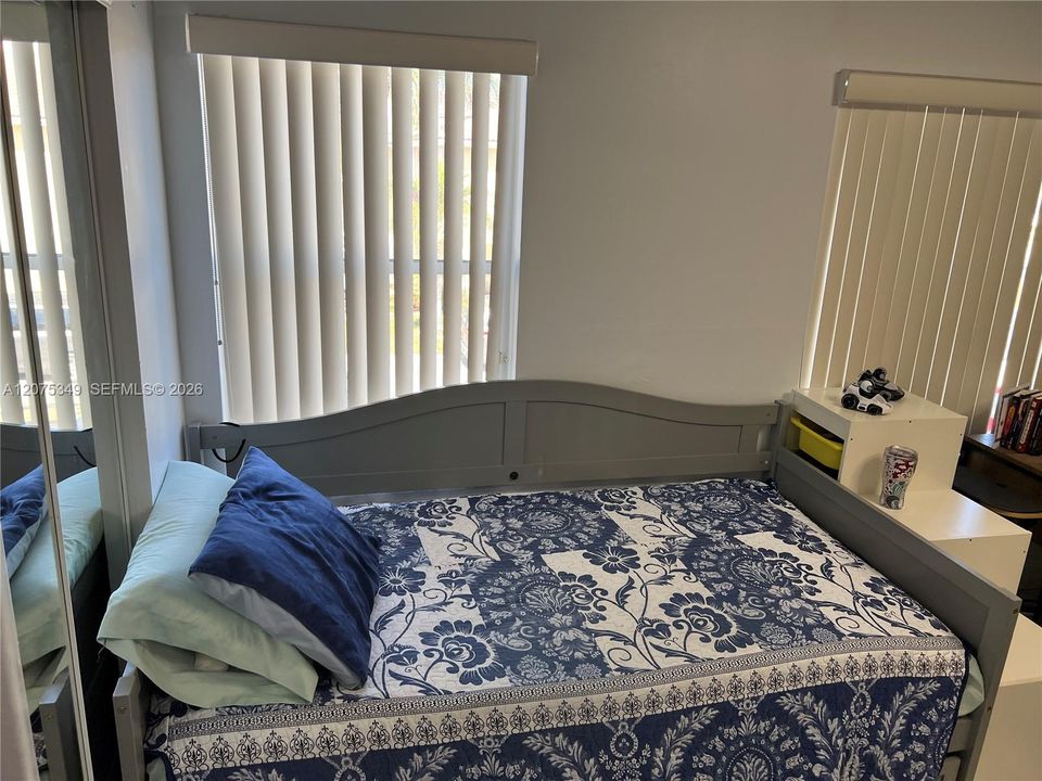 For Sale: $415,000 (2 beds, 2 baths, 1312 Square Feet)