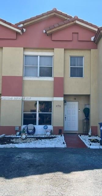 For Sale: $415,000 (2 beds, 2 baths, 1312 Square Feet)