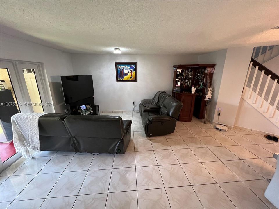 For Sale: $415,000 (2 beds, 2 baths, 1312 Square Feet)