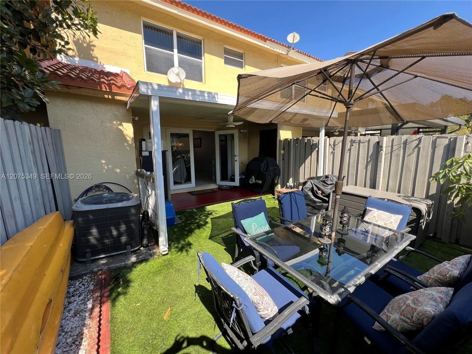 For Sale: $415,000 (2 beds, 2 baths, 1312 Square Feet)