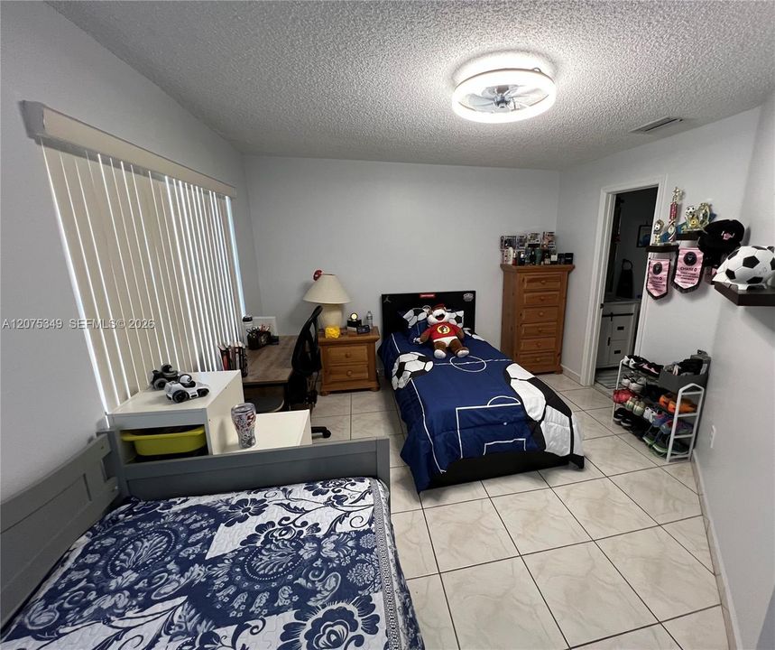 For Sale: $415,000 (2 beds, 2 baths, 1312 Square Feet)