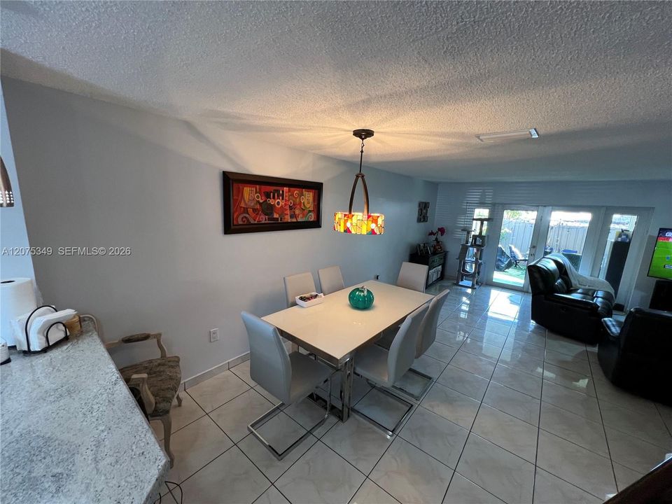 For Sale: $415,000 (2 beds, 2 baths, 1312 Square Feet)