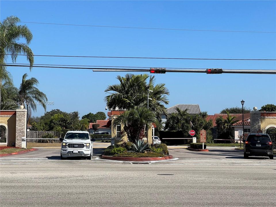 For Sale: $415,000 (2 beds, 2 baths, 1312 Square Feet)