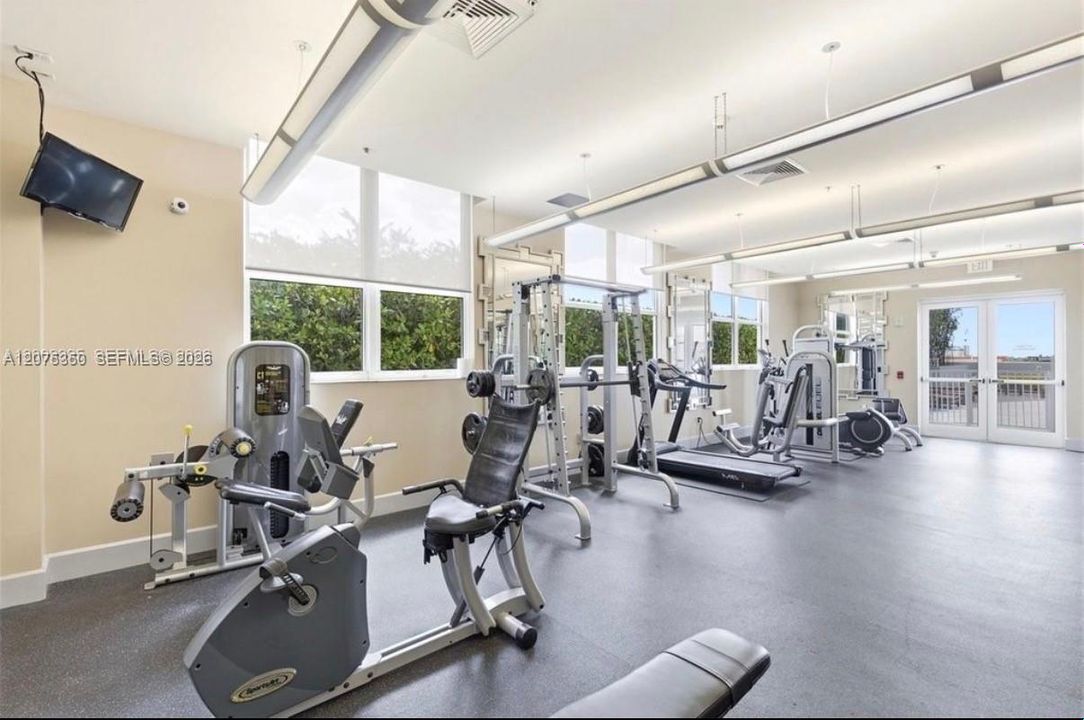 For Rent: $2,800 (1 beds, 1 baths, 694 Square Feet)