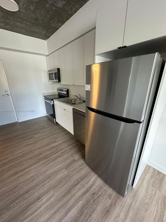 For Rent: $1,900 (0 beds, 1 baths, 401 Square Feet)