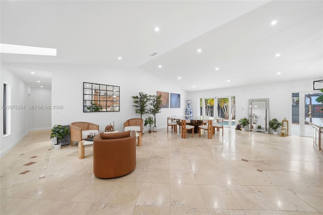 En Renta: $4,700 (3 camas, 2 baños, 1790 Pies cuadrados)
