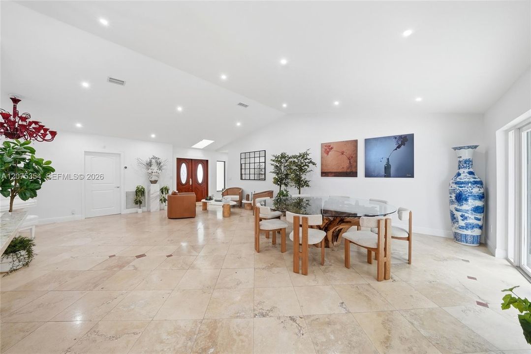 En Renta: $4,700 (3 camas, 2 baños, 1790 Pies cuadrados)