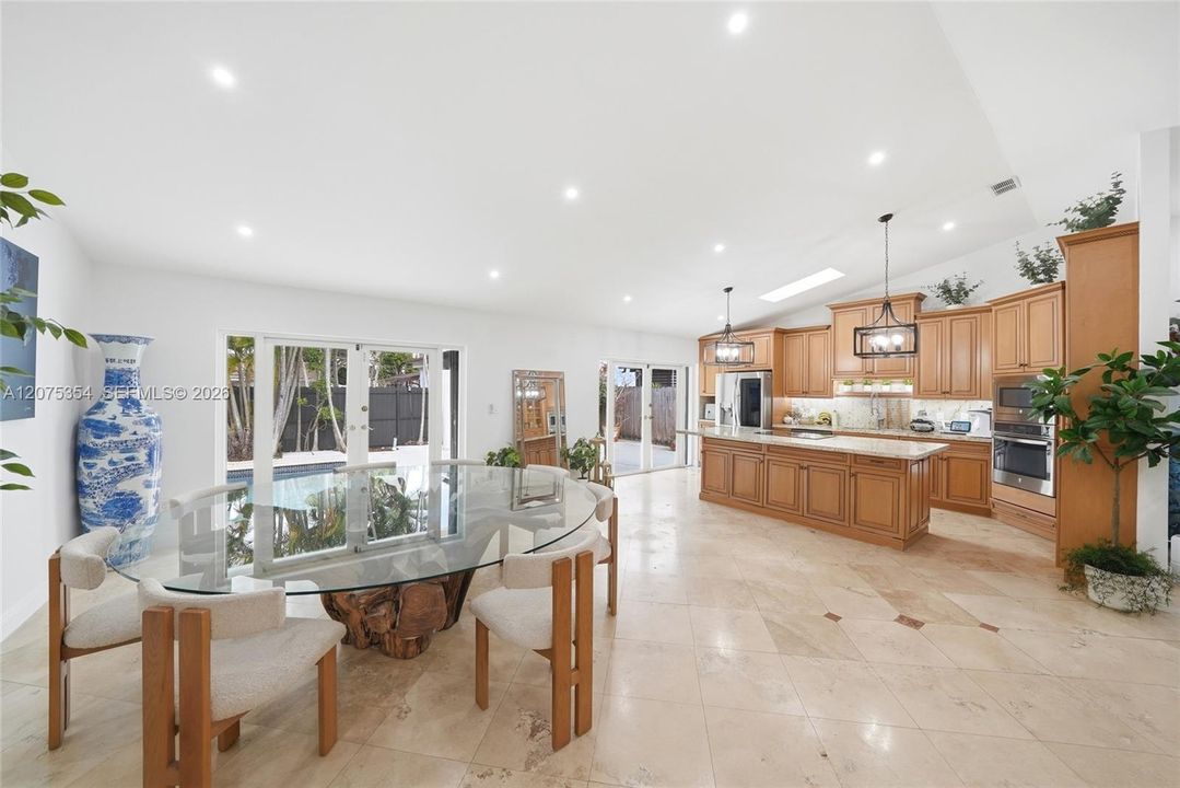 En Renta: $4,700 (3 camas, 2 baños, 1790 Pies cuadrados)