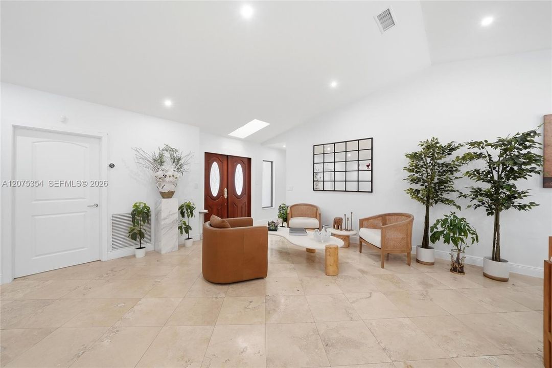 En Renta: $4,700 (3 camas, 2 baños, 1790 Pies cuadrados)