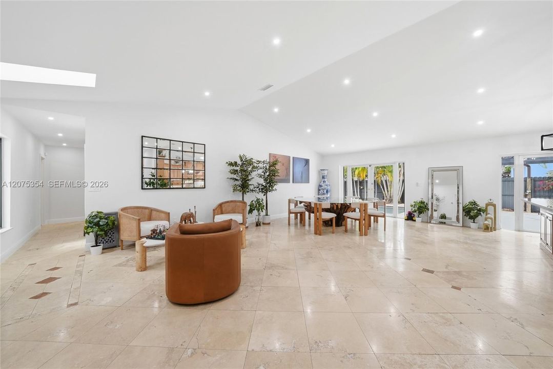 En Renta: $4,700 (3 camas, 2 baños, 1790 Pies cuadrados)