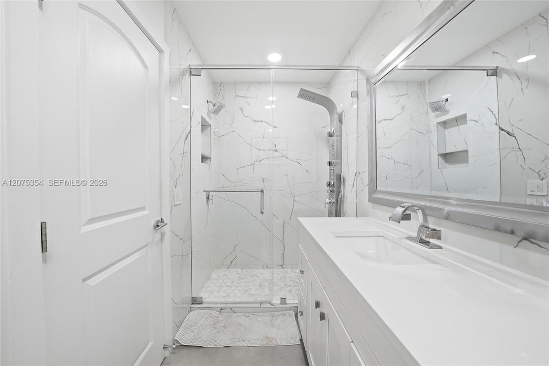 En Renta: $4,700 (3 camas, 2 baños, 1790 Pies cuadrados)