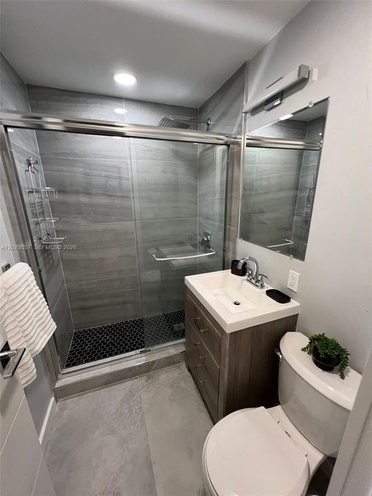 For Rent: $2,500 (2 beds, 1 baths, 2921 Square Feet)