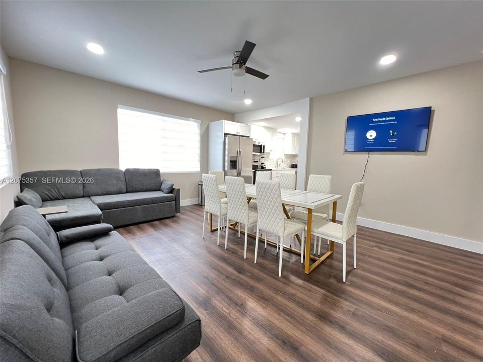 For Rent: $2,500 (2 beds, 1 baths, 2921 Square Feet)