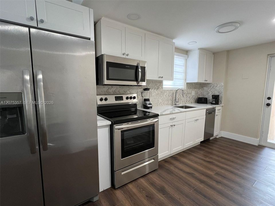 For Rent: $2,500 (2 beds, 1 baths, 2921 Square Feet)