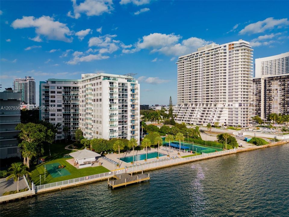 For Rent: $1,975 (1 beds, 1 baths, 500 Square Feet)
