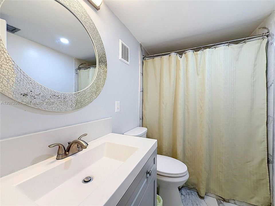 На продажу: $400,000 (2 спален, 2 ванн, 1318 Квадратных фут)