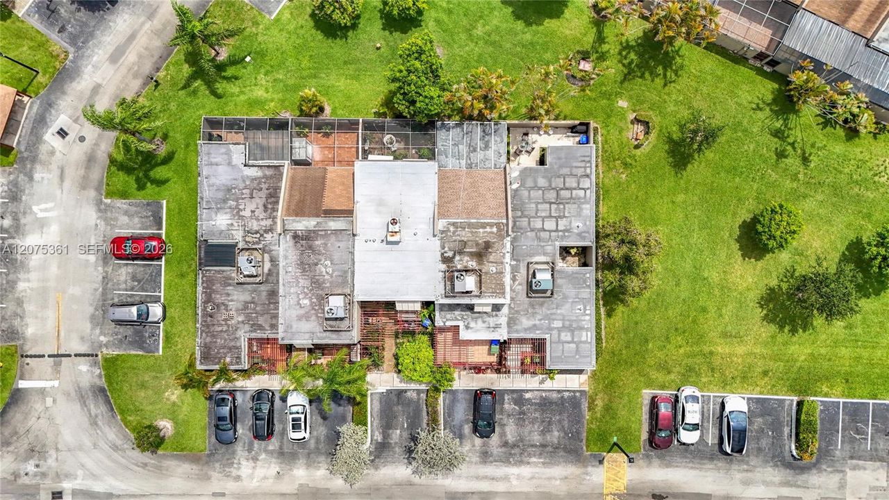 На продажу: $400,000 (2 спален, 2 ванн, 1318 Квадратных фут)