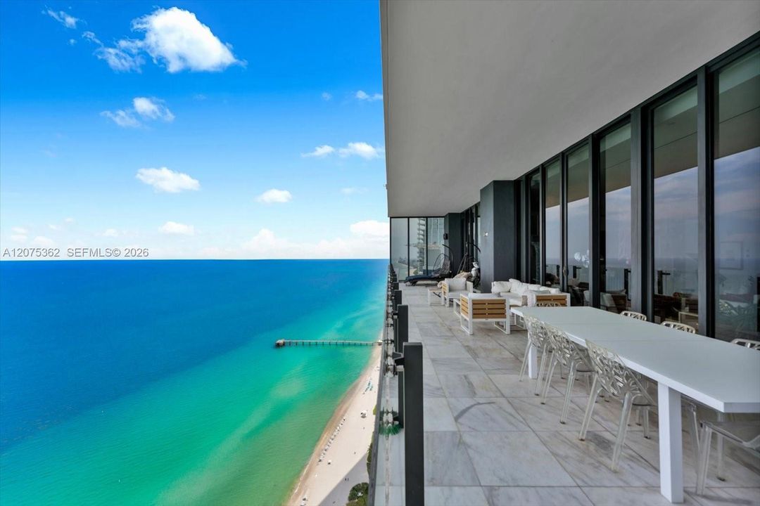 For Sale: $6,180,000 (3 beds, 3 baths, 3262 Square Feet)
