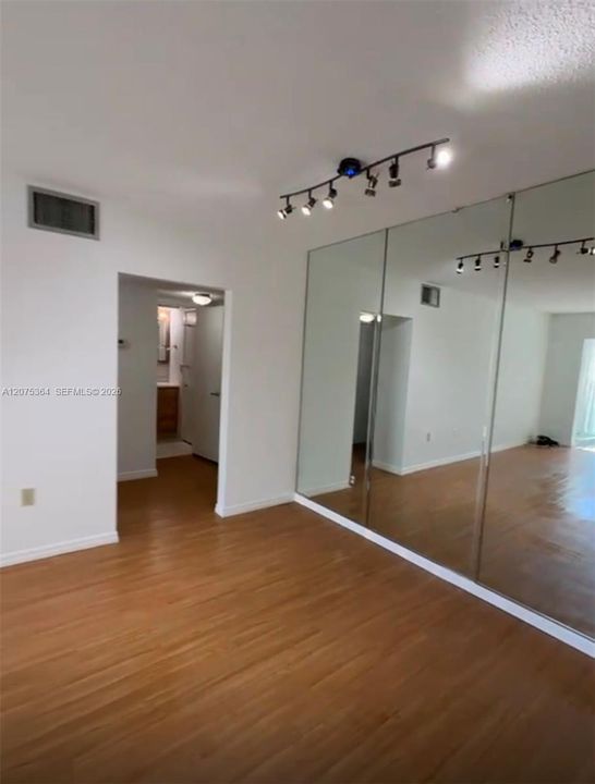 В аренду: $1,600 (2 спален, 1 ванн, 0 Квадратных фут)