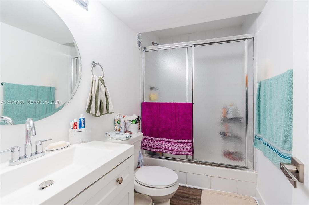 В аренду: $2,200 (2 спален, 2 ванн, 760 Квадратных фут)
