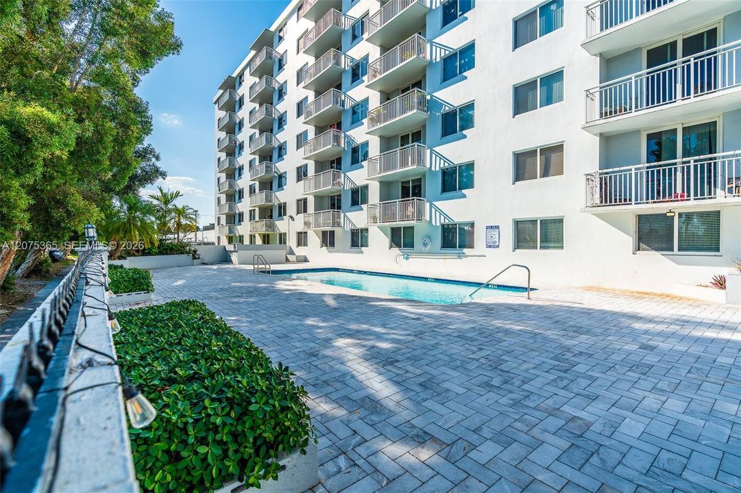 В аренду: $2,200 (2 спален, 2 ванн, 760 Квадратных фут)