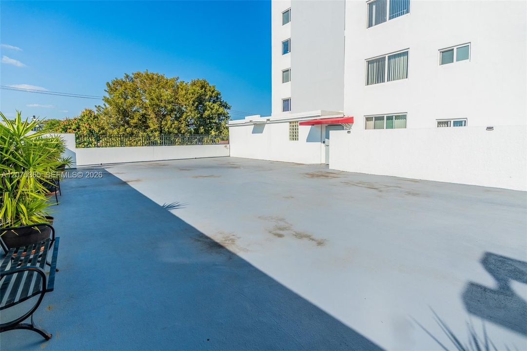 В аренду: $2,200 (2 спален, 2 ванн, 760 Квадратных фут)