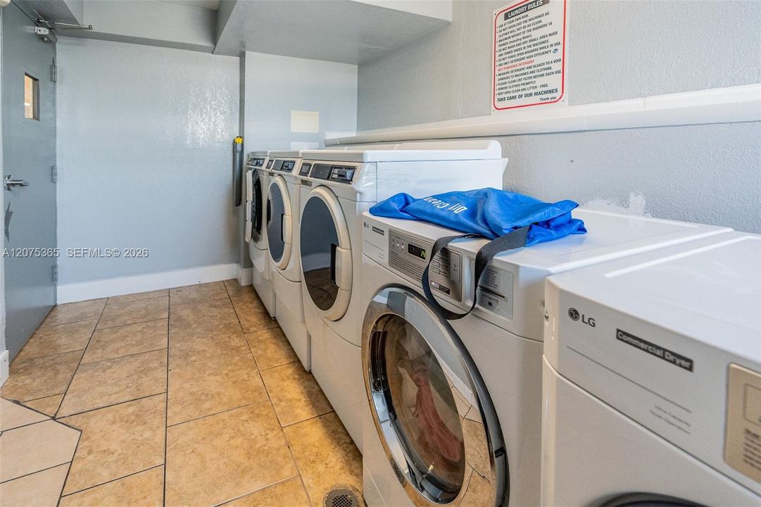 В аренду: $2,200 (2 спален, 2 ванн, 760 Квадратных фут)