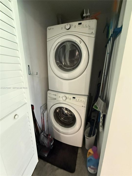 For Rent: $2,300 (1 beds, 1 baths, 526 Square Feet)