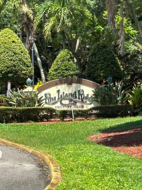 For Rent: $2,275 (2 beds, 2 baths, 976 Square Feet)