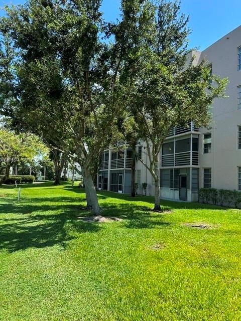 For Rent: $2,275 (2 beds, 2 baths, 976 Square Feet)