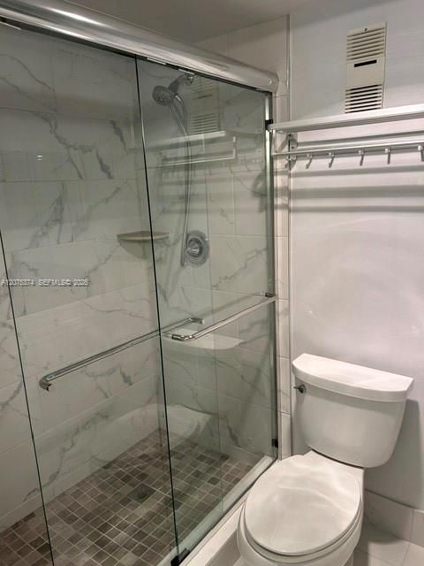 For Rent: $2,275 (2 beds, 2 baths, 976 Square Feet)
