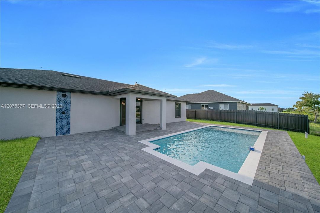 For Sale: $398,900 (3 beds, 2 baths, 1362 Square Feet)