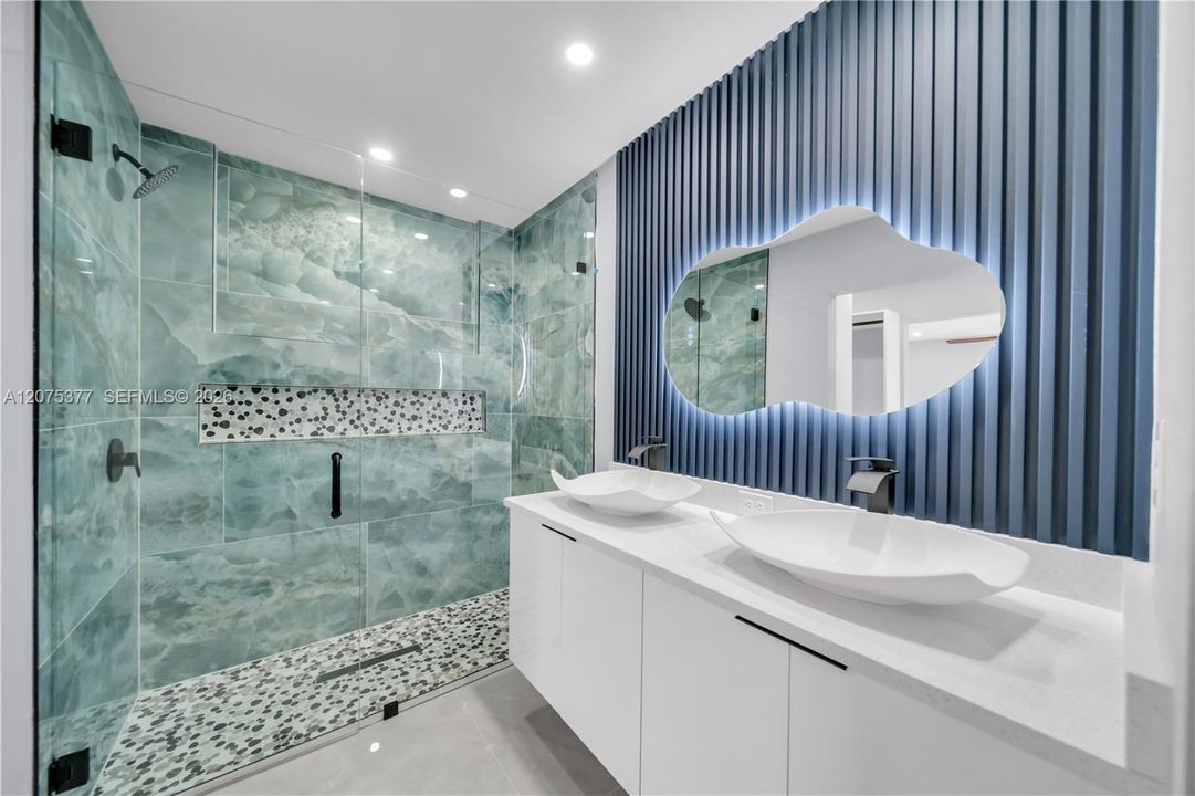 For Sale: $398,900 (3 beds, 2 baths, 1362 Square Feet)