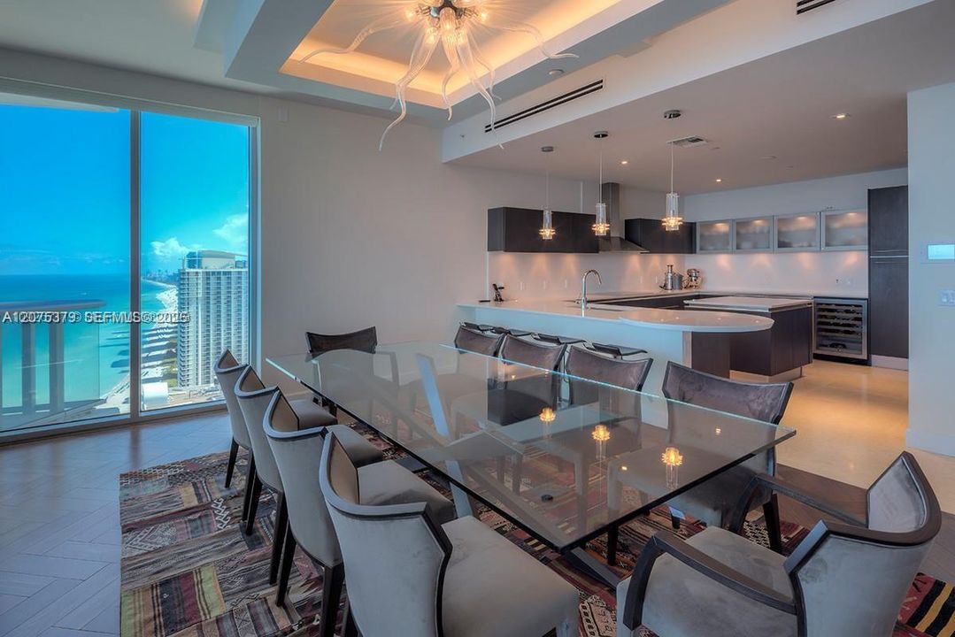 For Rent: $22,500 (4 beds, 5 baths, 2871 Square Feet)