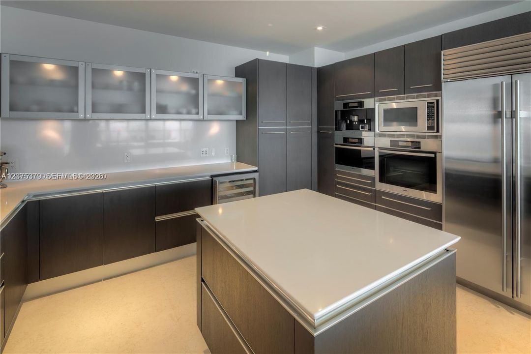 For Rent: $22,500 (4 beds, 5 baths, 2871 Square Feet)