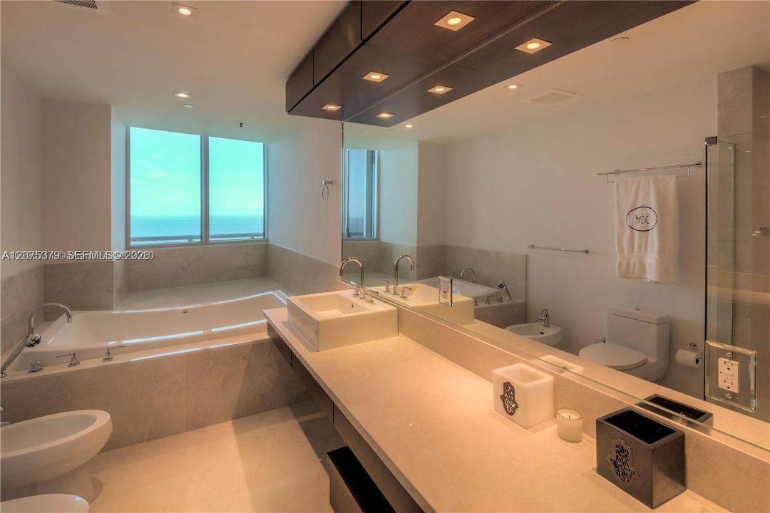 For Rent: $22,500 (4 beds, 5 baths, 2871 Square Feet)