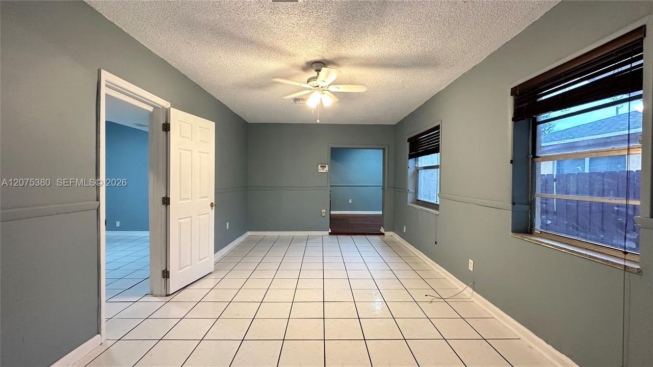 For Rent: $2,300 (3 beds, 2 baths, 2061 Square Feet)