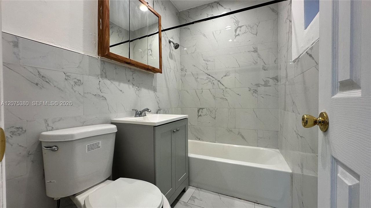 For Rent: $2,300 (3 beds, 2 baths, 2061 Square Feet)