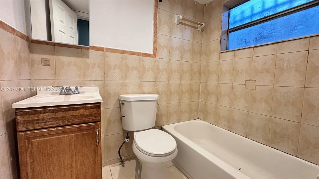 For Rent: $2,300 (3 beds, 2 baths, 2061 Square Feet)