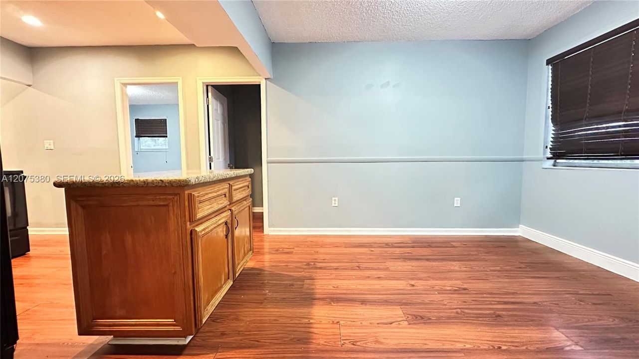 For Rent: $2,300 (3 beds, 2 baths, 2061 Square Feet)