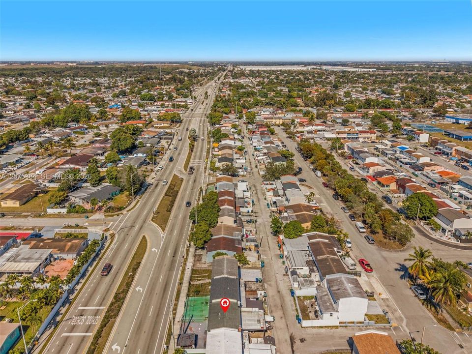 For Rent: $2,500 (3 beds, 1 baths, 1034 Square Feet)