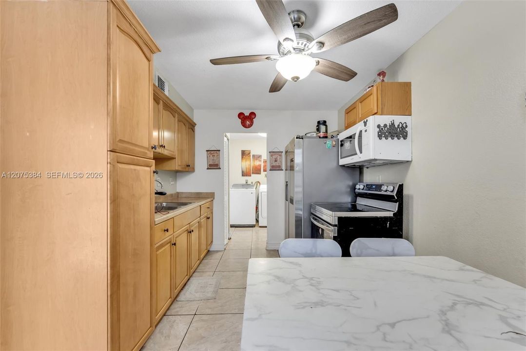 For Rent: $2,500 (3 beds, 1 baths, 1034 Square Feet)