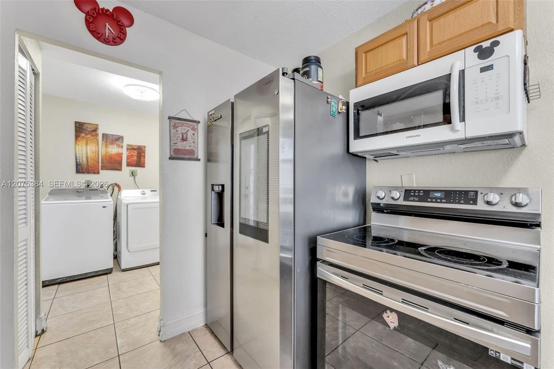 For Rent: $2,500 (3 beds, 1 baths, 1034 Square Feet)