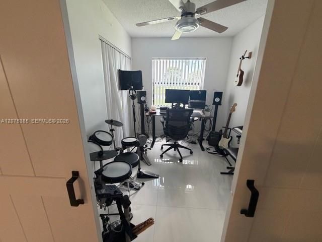 En Venta: $314,500 (3 camas, 2 baños, 1300 Pies cuadrados)