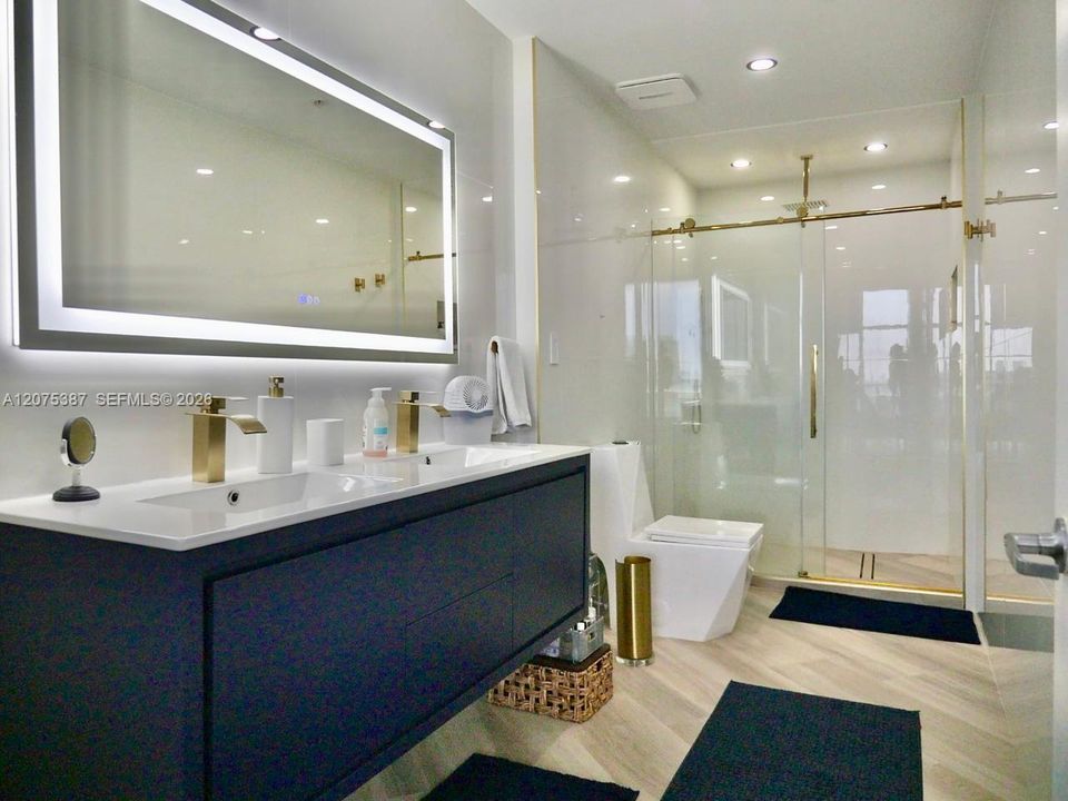 For Rent: $5,200 (2 beds, 2 baths, 1262 Square Feet)