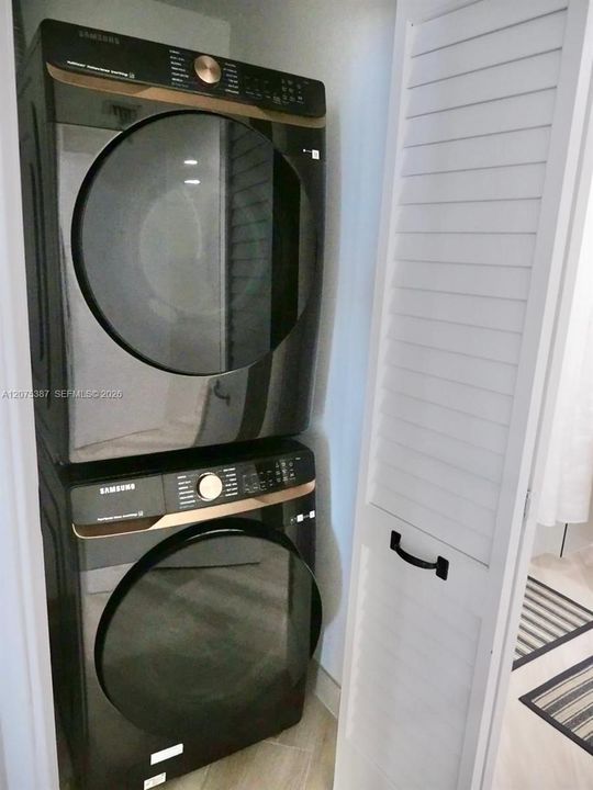For Rent: $5,200 (2 beds, 2 baths, 1262 Square Feet)