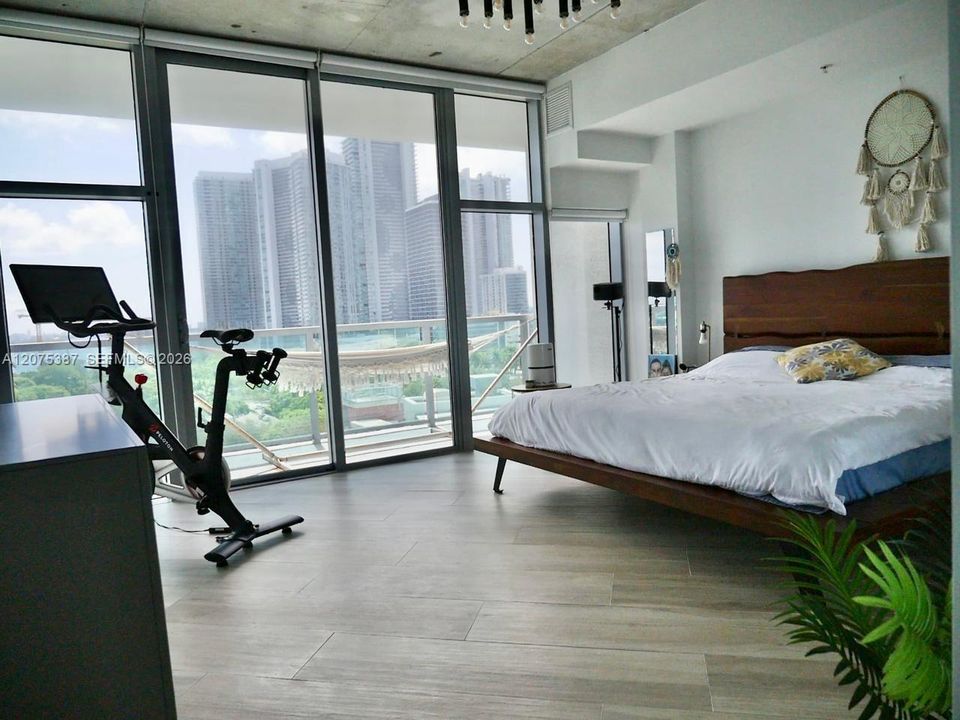 For Rent: $5,200 (2 beds, 2 baths, 1262 Square Feet)