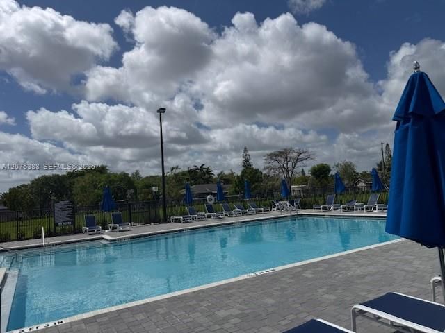 For Rent: $2,600 (3 beds, 2 baths, 1612 Square Feet)