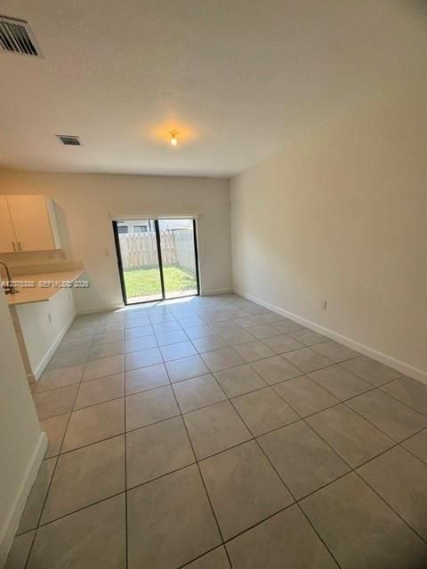 For Rent: $2,600 (3 beds, 2 baths, 1612 Square Feet)