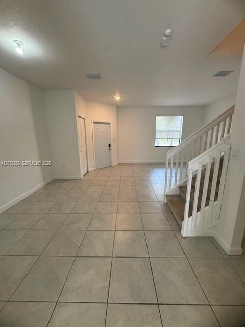 For Rent: $2,600 (3 beds, 2 baths, 1612 Square Feet)